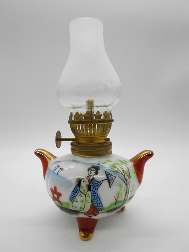 Tres belle lampe huile en - a,